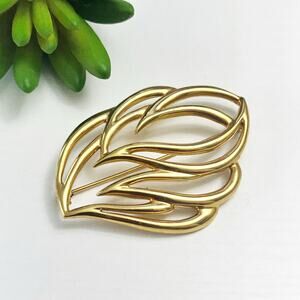 Vintage Monet Goldtone Open Work Leaf Brooch
